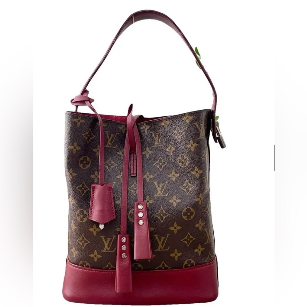 Louis Vuitton Monogram Shoulder Bag in Brown and Red NN14